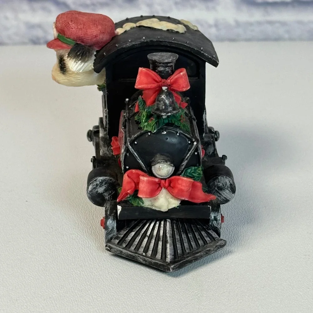 Marys Moo Moos Christmas Is Coming Right On Time Boy On LIONEL Train 858528 READ